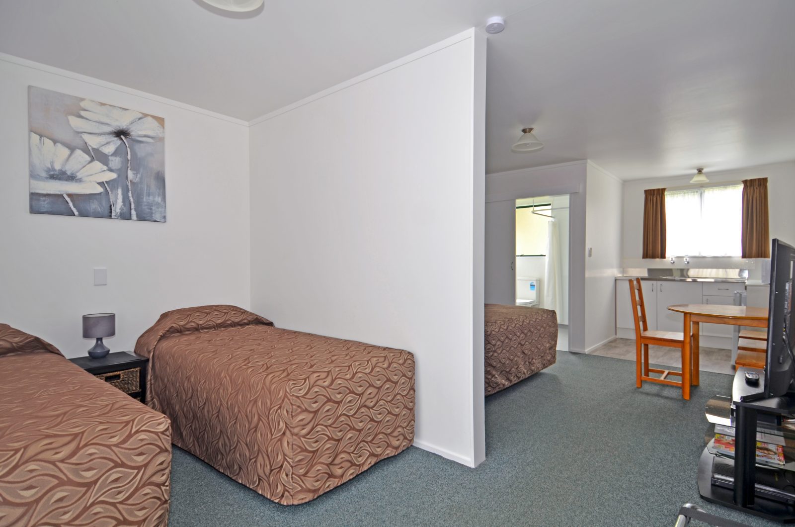 Celtic Motel Interior Classic Unit 03 DSC 4078 scaled - Accommodation