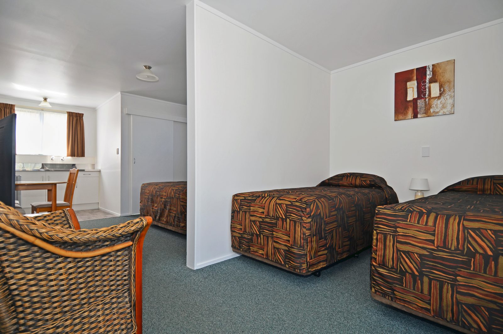 Celtic Motel Interior Premium Unit 03 DSC 4176 1 scaled - Accommodation